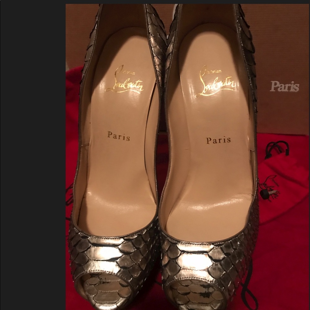Christian Louboutin ”Lady Peep” Metallic python